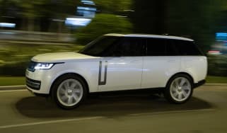 Range Rover action